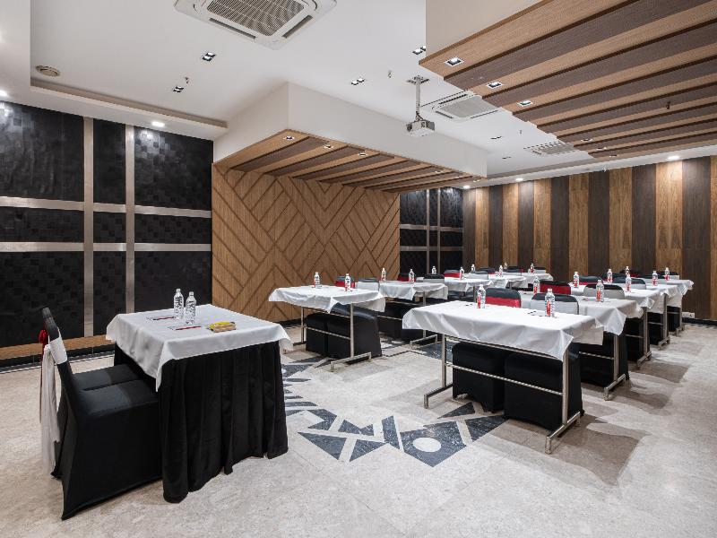 The Suncourt Hotel Yatri image