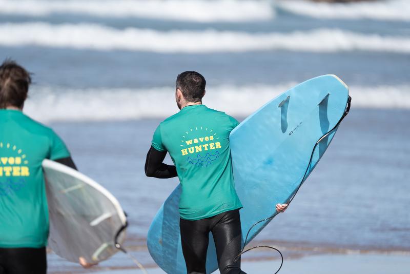 Waves Hunter Surf House - Anza image