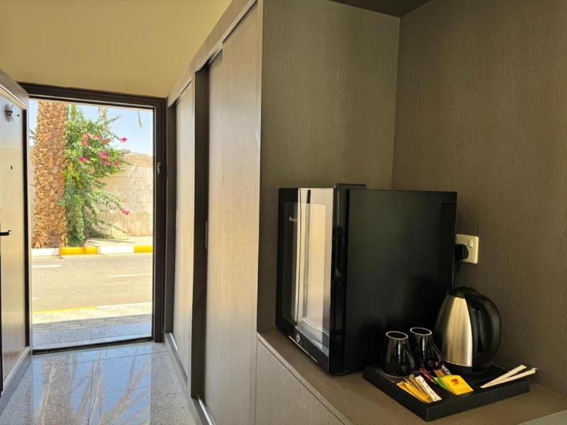 Vista Hotel Tabuk image