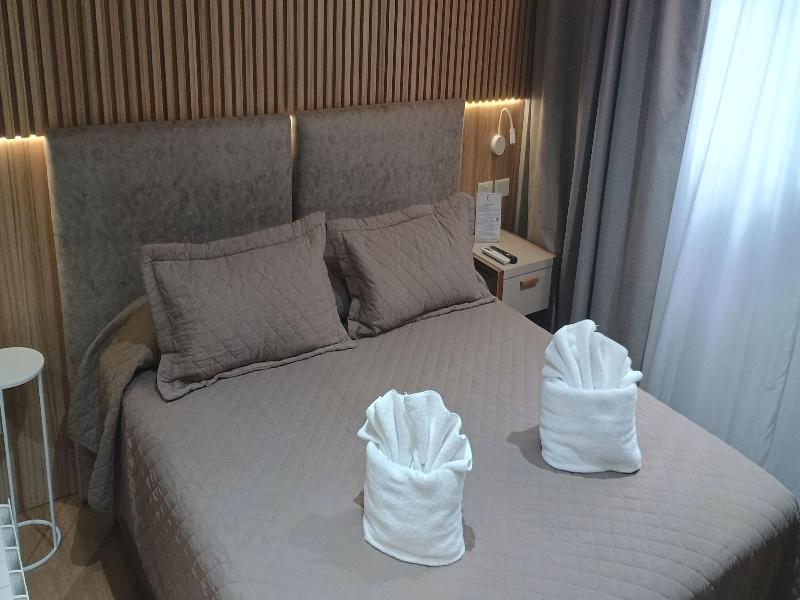 Empire Hotel Buenos Aires image