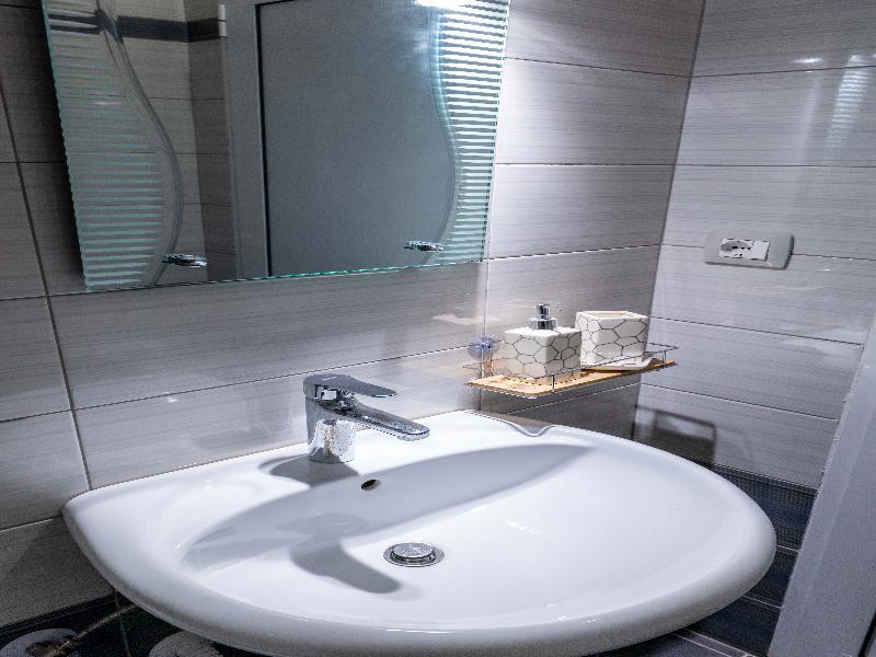 Eros Hotel Ksamil image