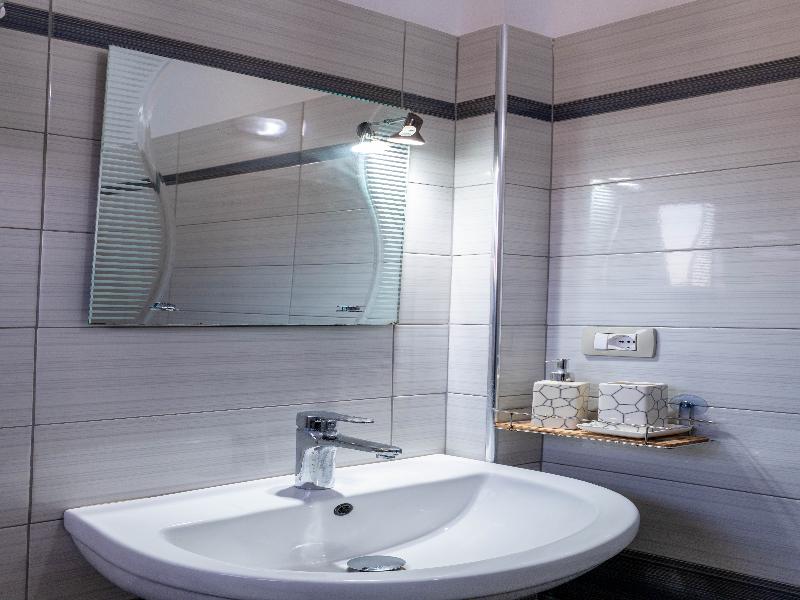 Eros Hotel Ksamil image