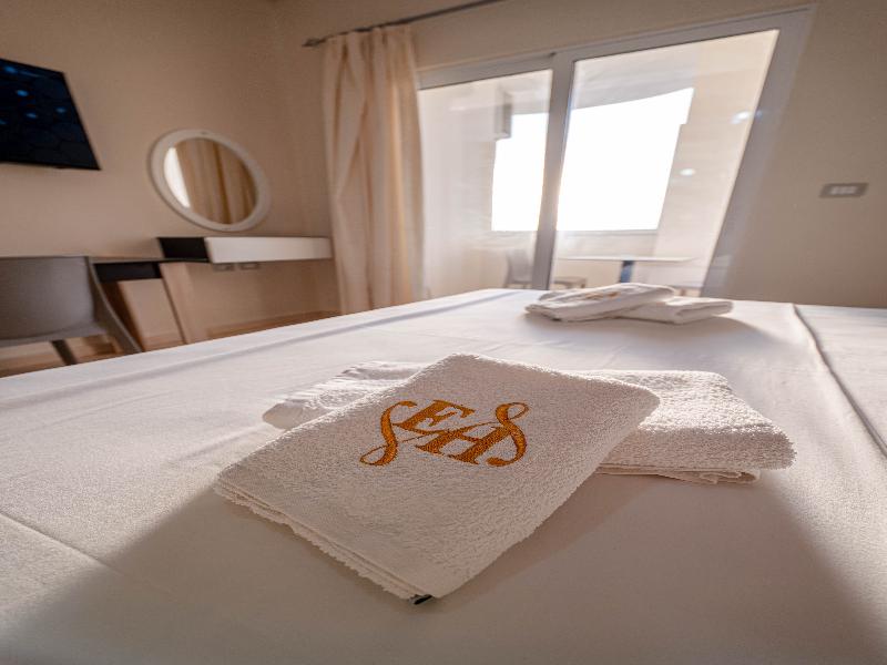 Eros Hotel Ksamil image