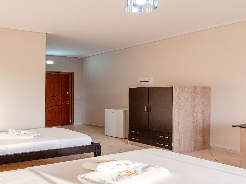Eros Hotel Ksamil image
