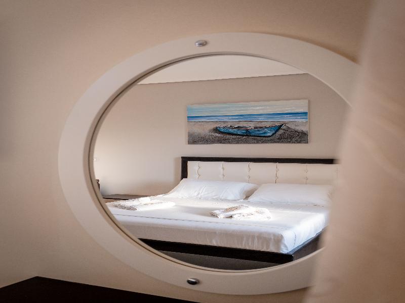 Eros Hotel Ksamil image