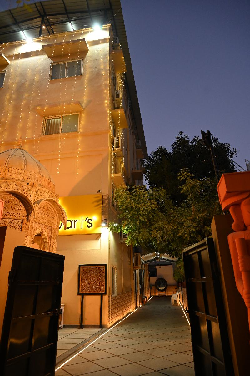 Mewarts Hotel & Restaurant image