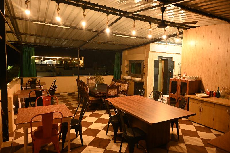 Mewarts Hotel & Restaurant image