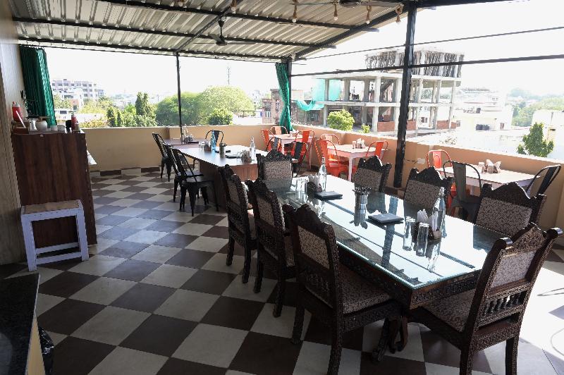 Mewarts Hotel & Restaurant image