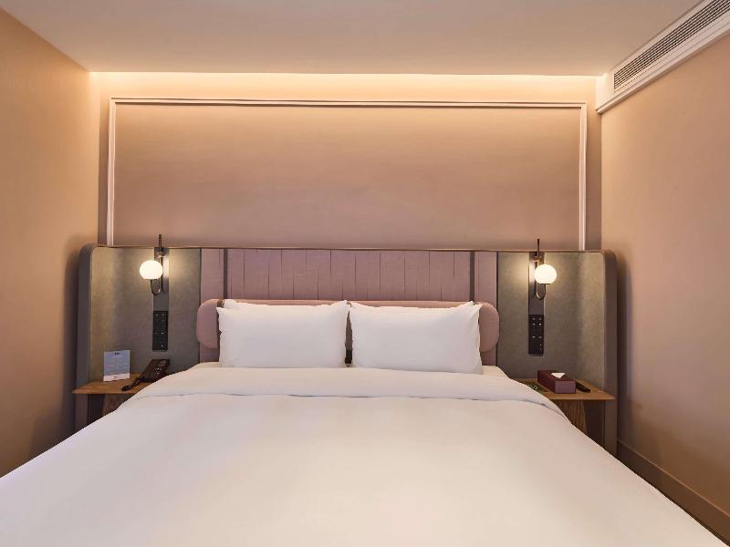 Mercure Hangzhou West Lake Fengqi Road image