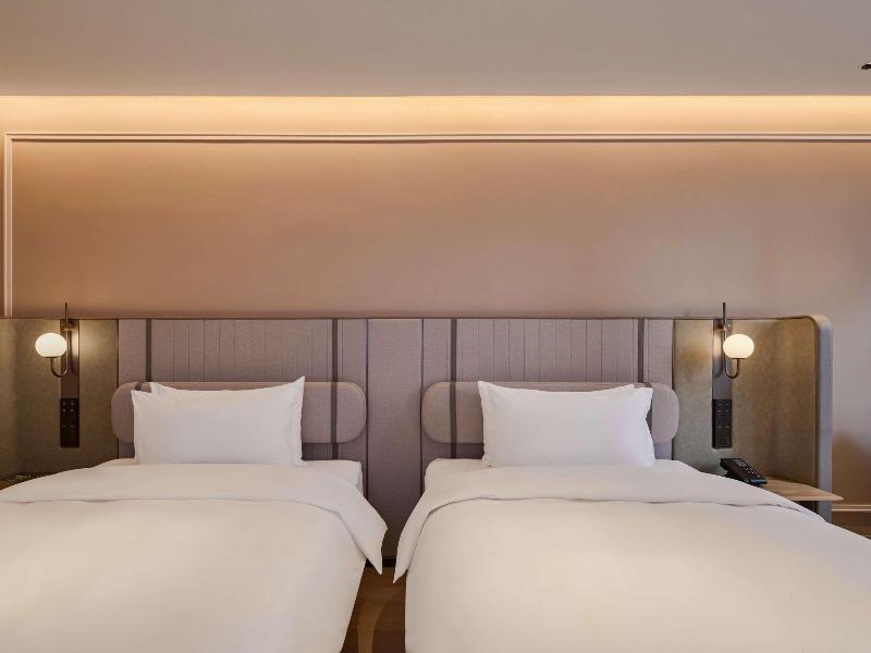 Mercure Hangzhou West Lake Fengqi Road image
