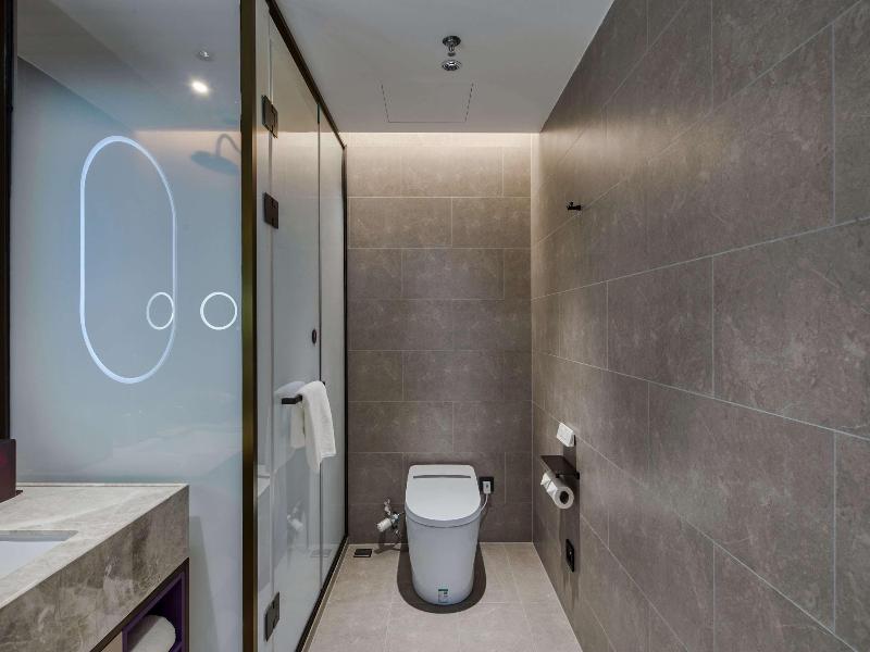 Mercure Hangzhou West Lake Fengqi Road image