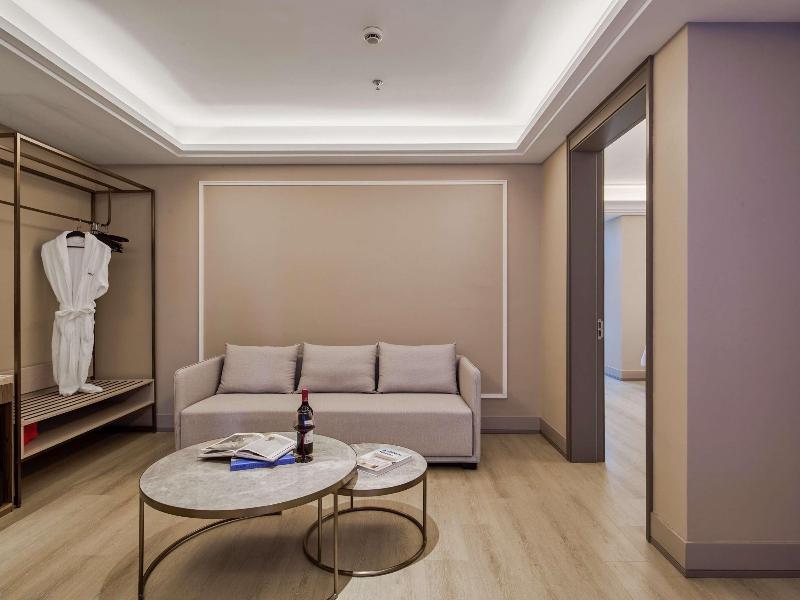 Mercure Hangzhou West Lake Fengqi Road image