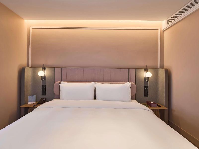 Mercure Hangzhou West Lake Fengqi Road image