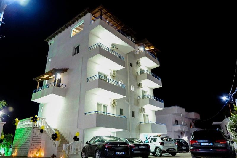 Atlantis Hotel & Apartments