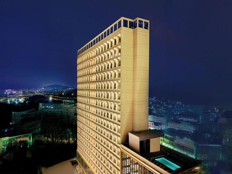 Harris Hotel & Suites Nagoya Batam image