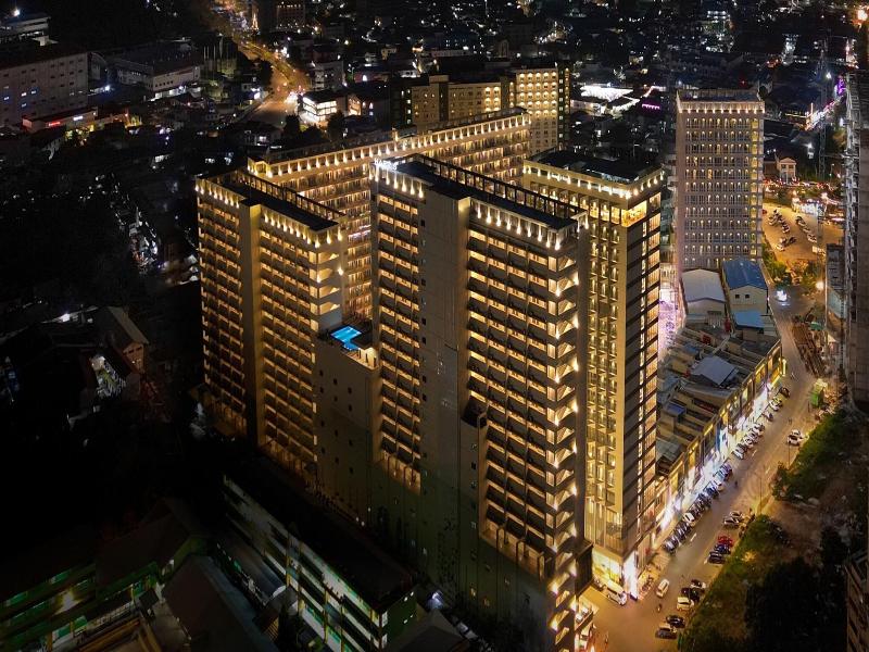 Harris Hotel & Suites Nagoya Batam image