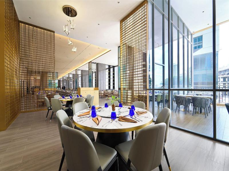 Harris Hotel & Suites Nagoya Batam image