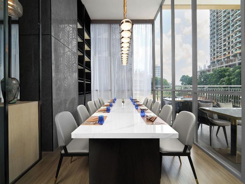 Harris Hotel & Suites Nagoya Batam image