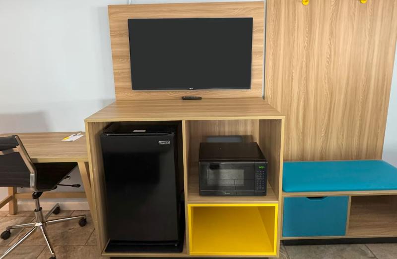 Days Inn By Wyndham Charlotte University - Image 2