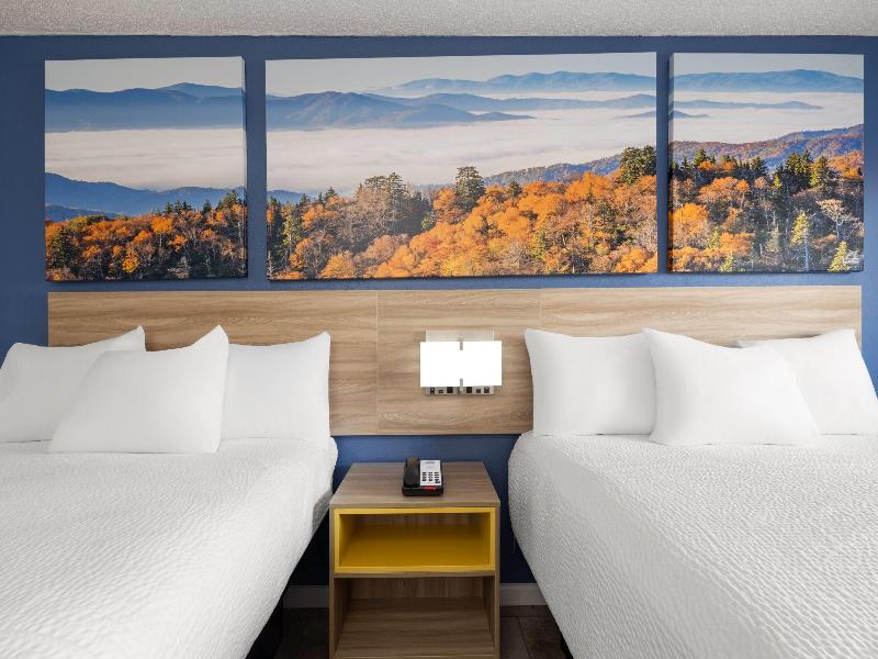 Days Inn By Wyndham Charlotte University image