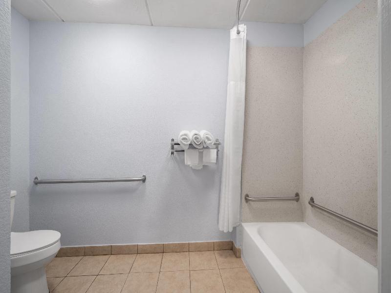 Days Inn By Wyndham Charlotte University image