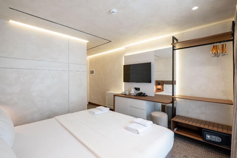 Mattis Hotel image