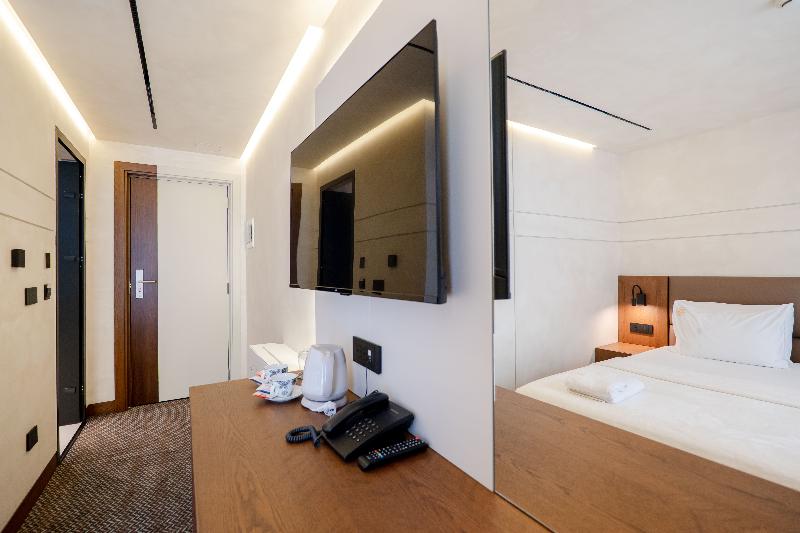 Mattis Hotel image