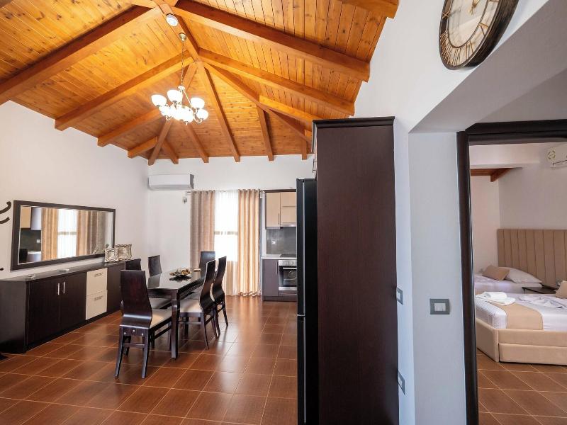 Villa Jiota image
