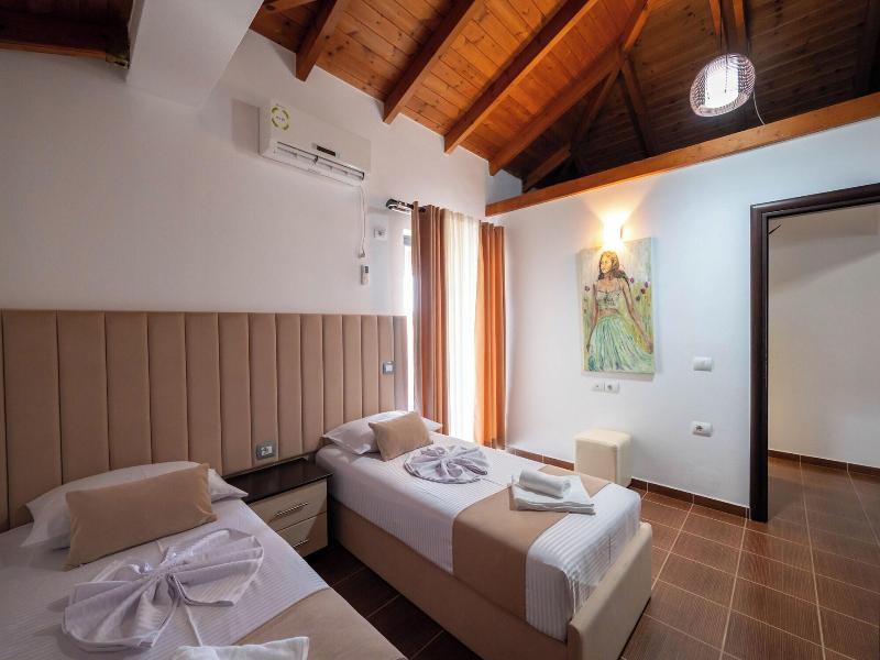 Villa Jiota image