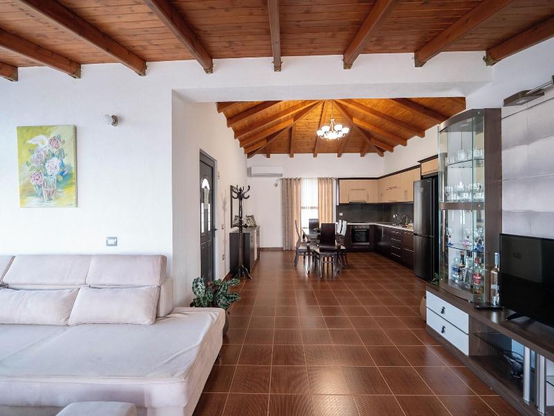 Villa Jiota image