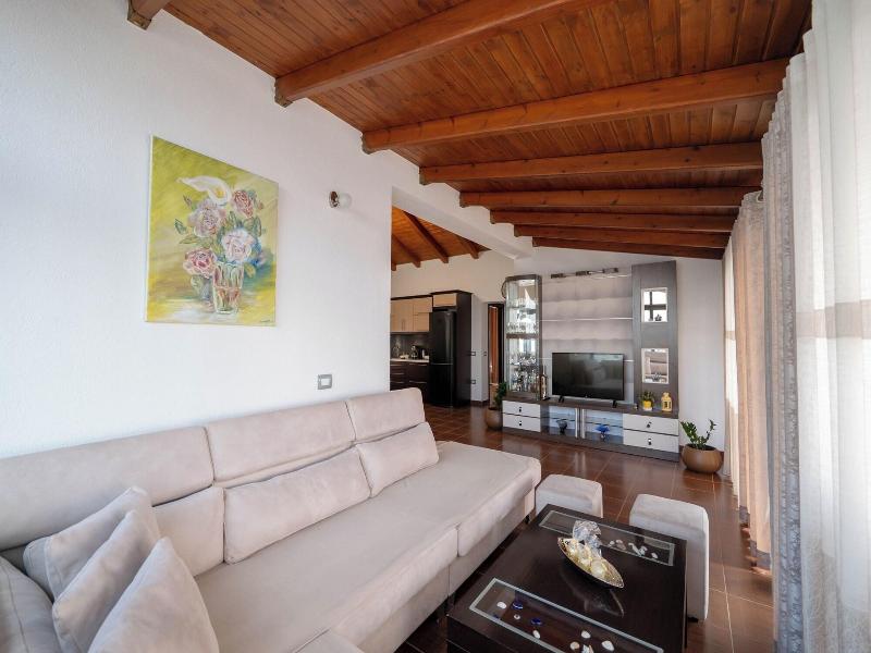 Villa Jiota image