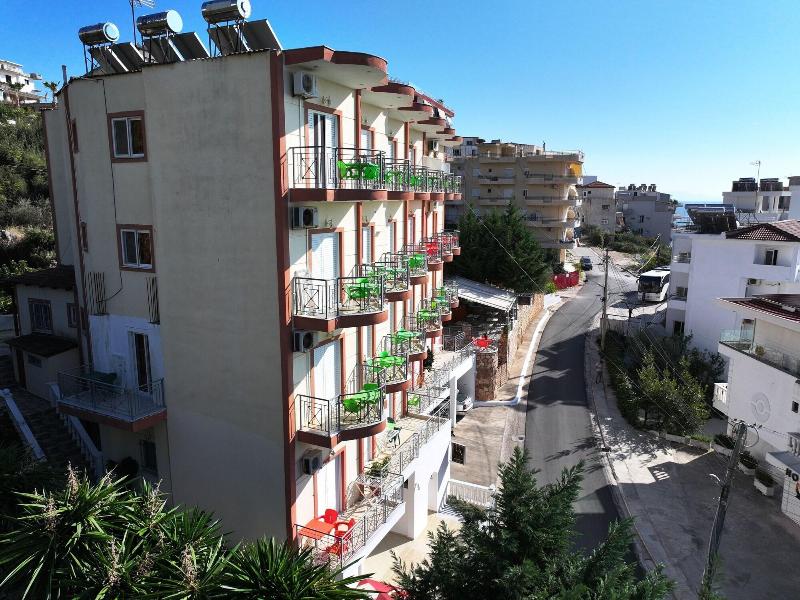 Unico Aparthotel image