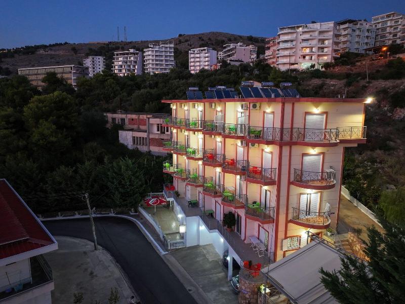 Unico Aparthotel image