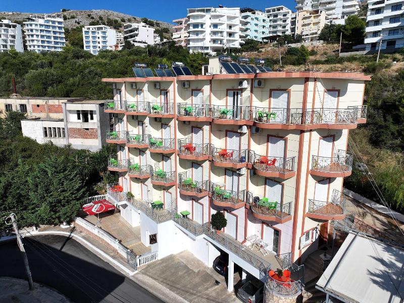 Unico Aparthotel image