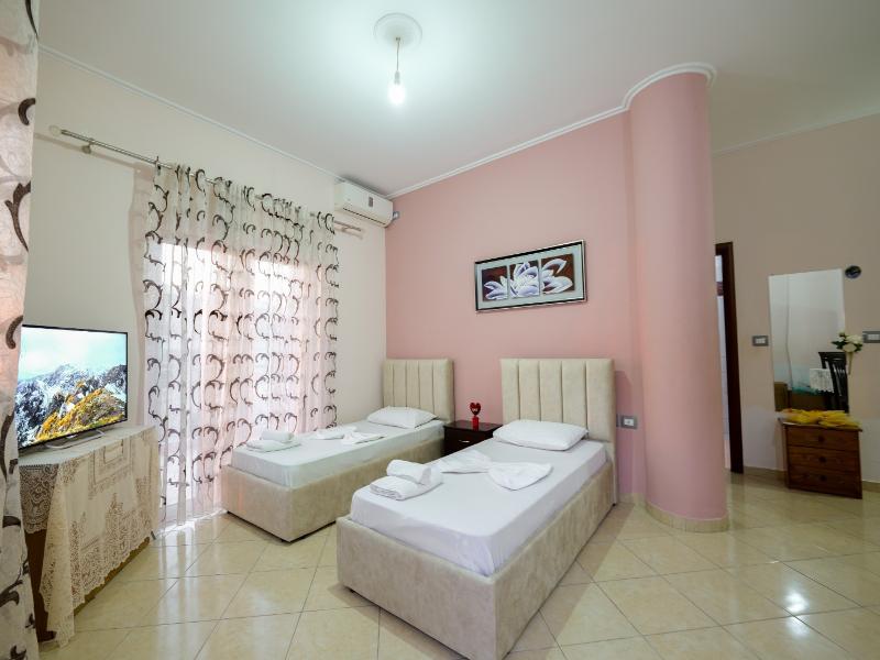 Unico Aparthotel image