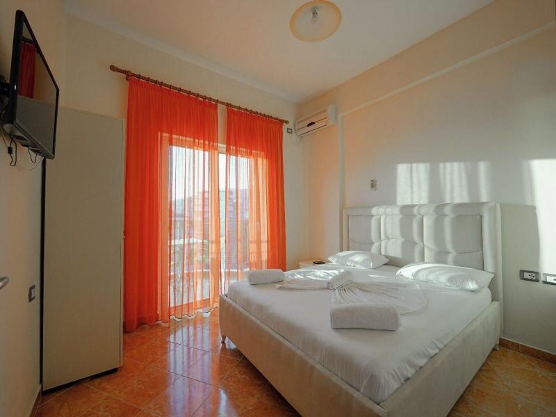 Unico Aparthotel image