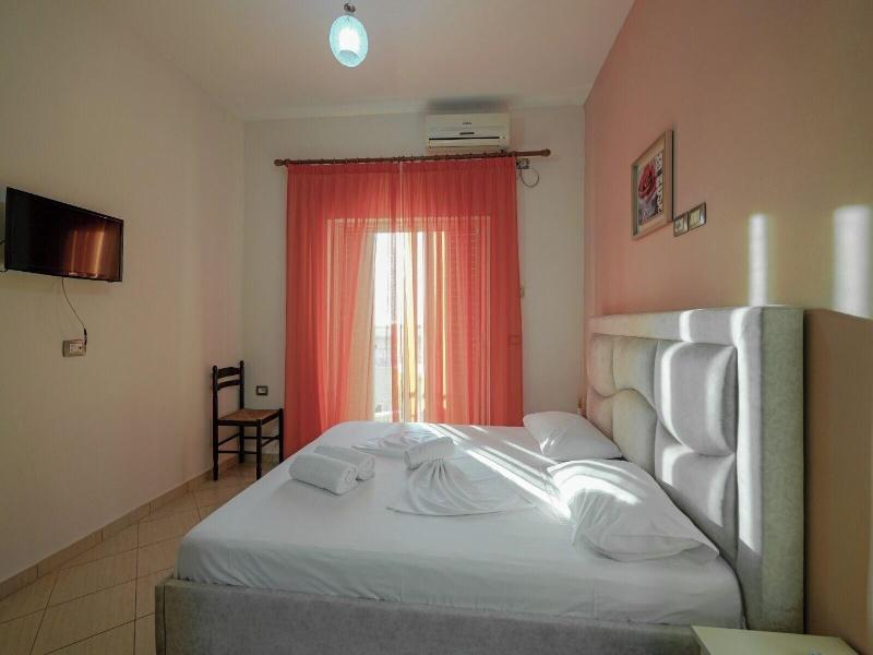 Unico Aparthotel image