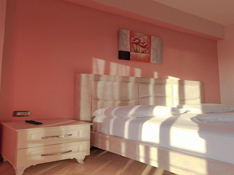 Unico Aparthotel image