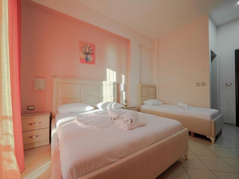 Unico Aparthotel image