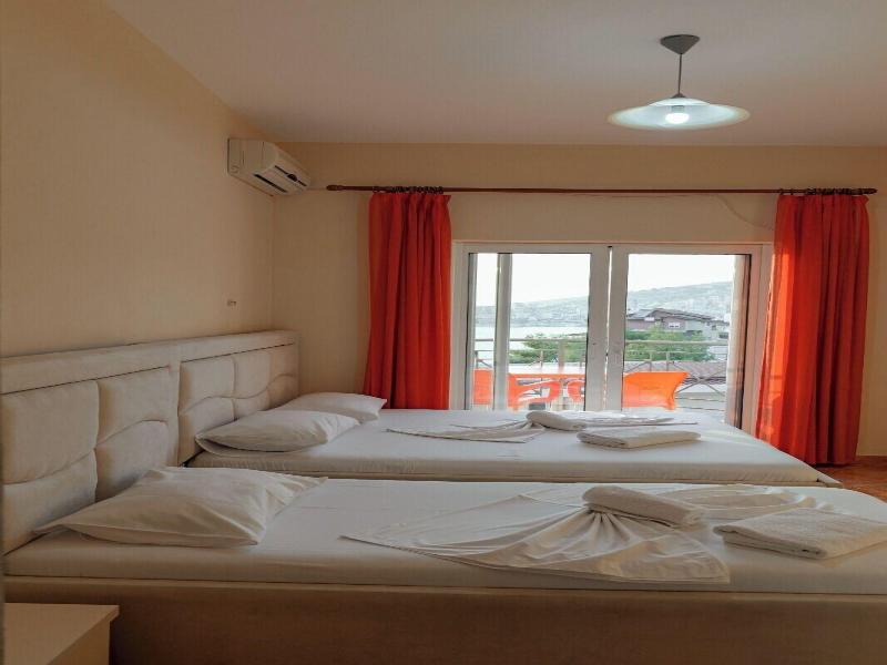 Unico Aparthotel image