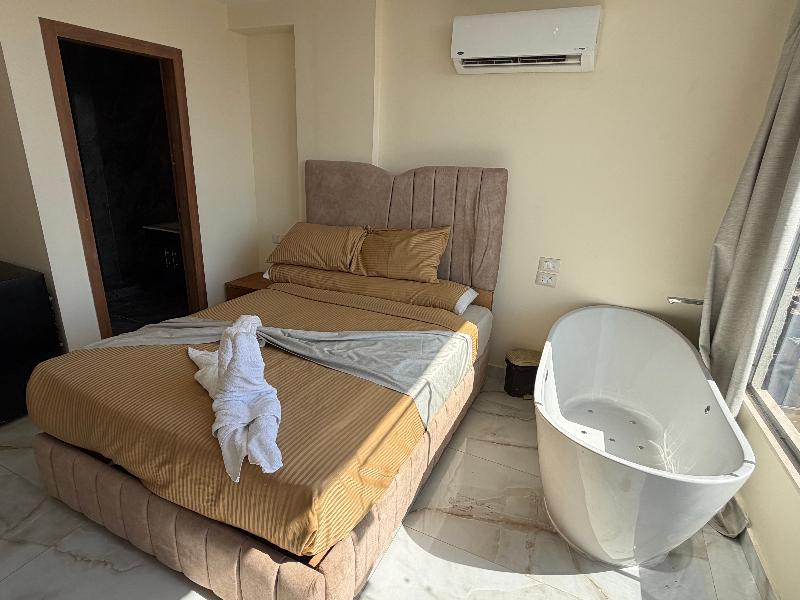 Amon Ra Hotel image