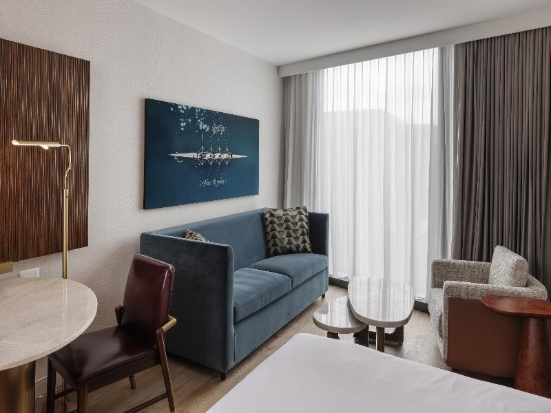 Hilton Arlington Rosslyn The Key image