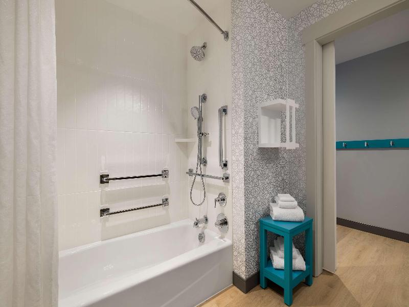 Hampton Inn & Suites Maui North Shore 4