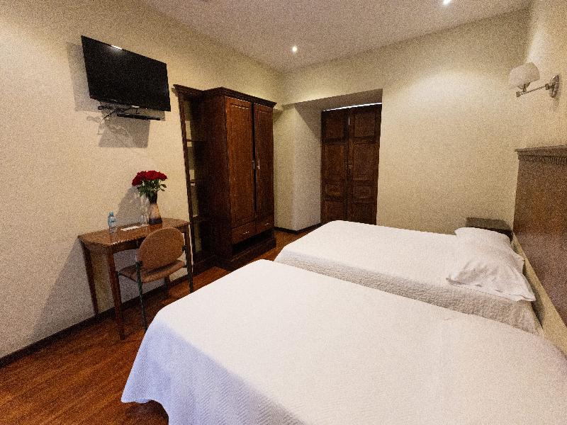Hotel & Suites El Quijote image