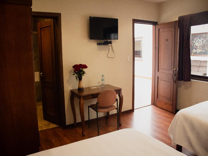 Hotel & Suites El Quijote image