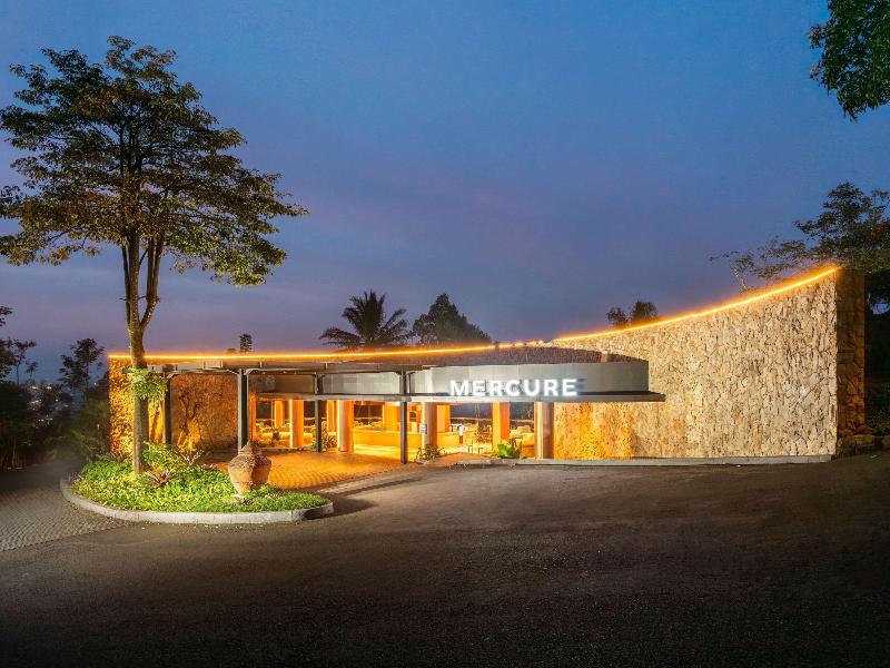 Mercure Cibadak Sukabumi Resort image