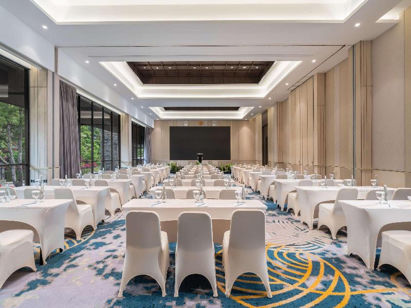 Mercure Cibadak Sukabumi Resort image