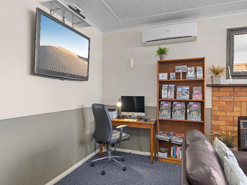 City Motor Inn image