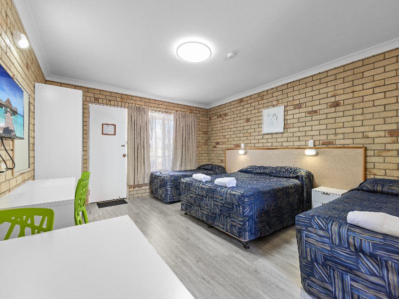 City Motor Inn image