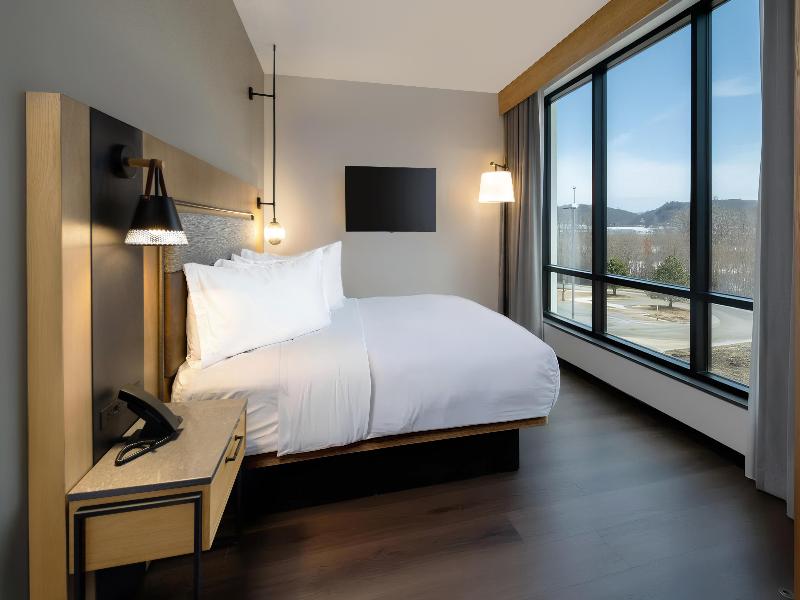 The Key Hotel, Tapestry Collection By Hilton image